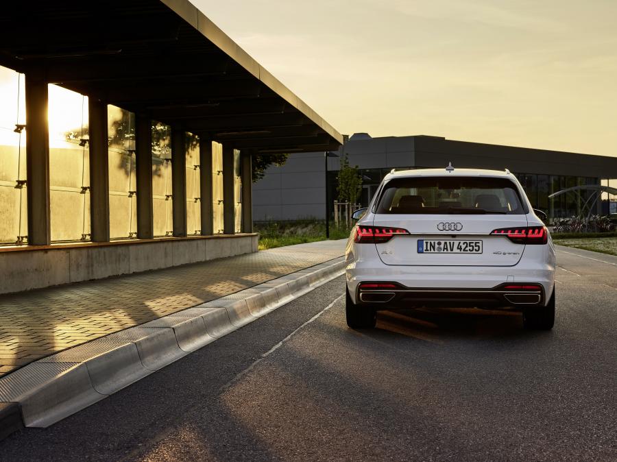  Audi A4 Avant 40 g-tron (B9) 2019 года  (WW) (фото 4 из 12)